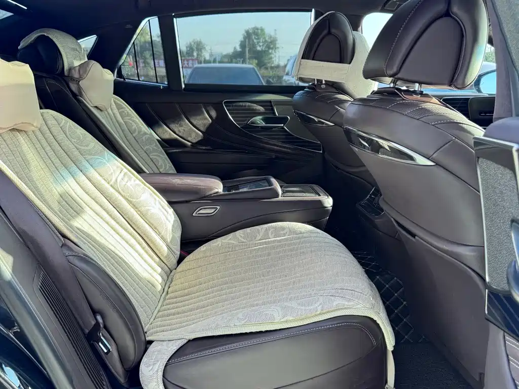 Lexus LS — миниатюра 17