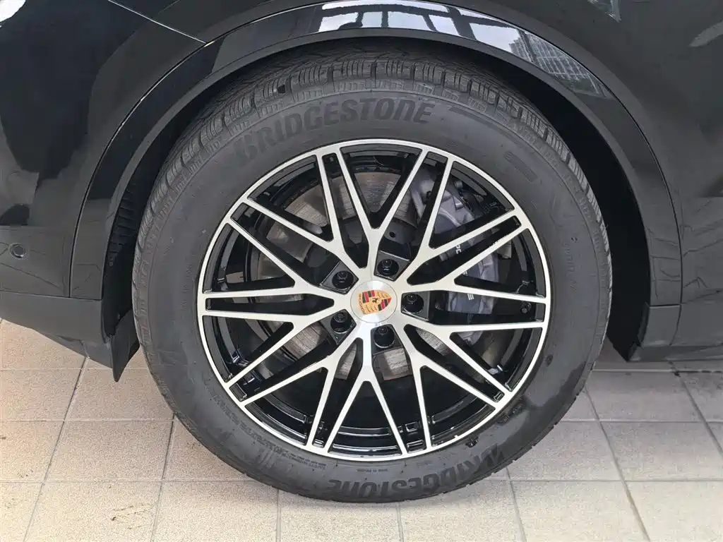 Porsche Cayenne — миниатюра 32