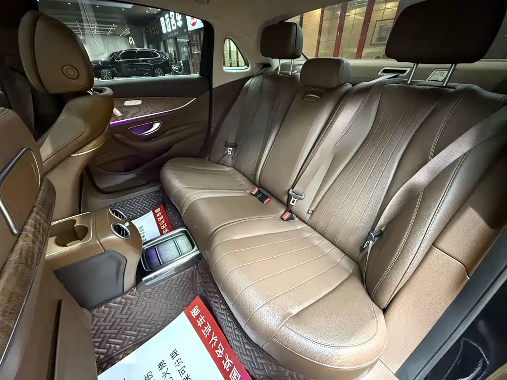 Mercedes-Benz E-Class — миниатюра 20