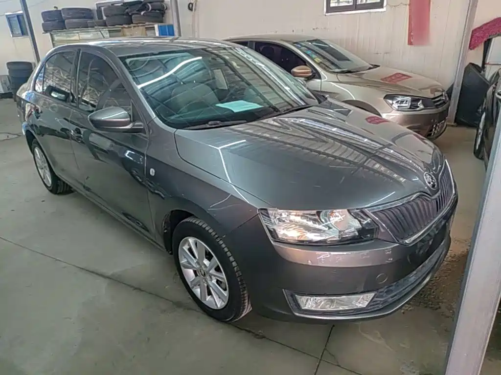 Skoda Rapid — миниатюра 4