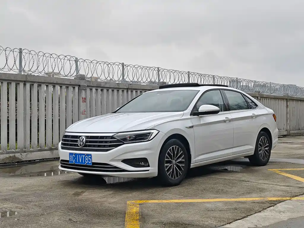 Volkswagen Sagitar 2020