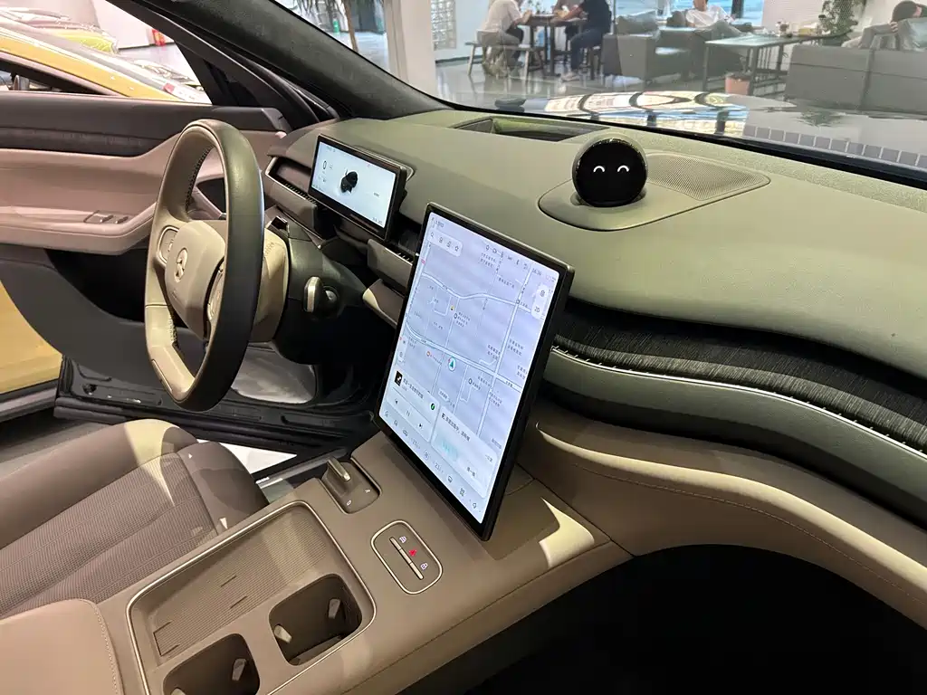 NIO ES8 — миниатюра 10