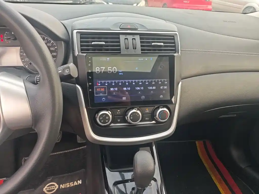Nissan Tiida — миниатюра 13