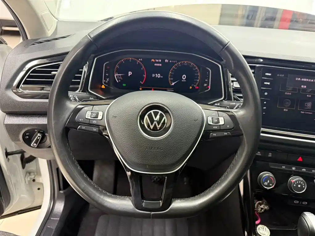 VOLKSWAGEN T ROC EXPLORING SONGS