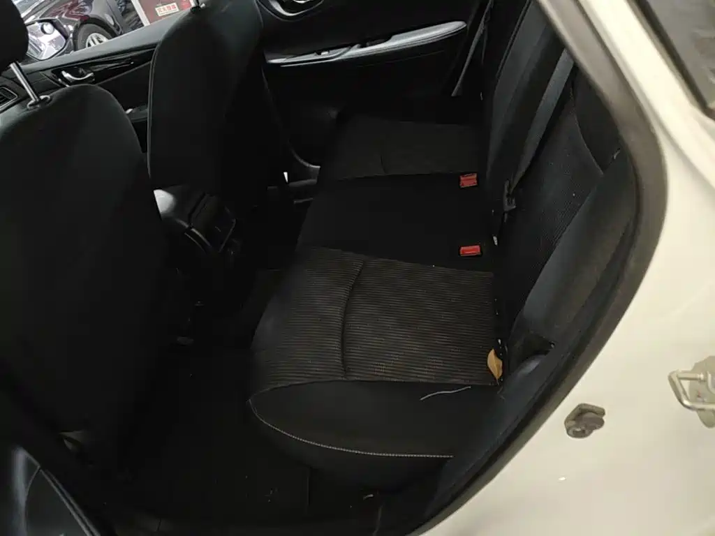 Nissan Tiida — миниатюра 17