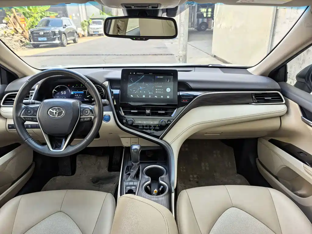 Toyota Camry — миниатюра 9