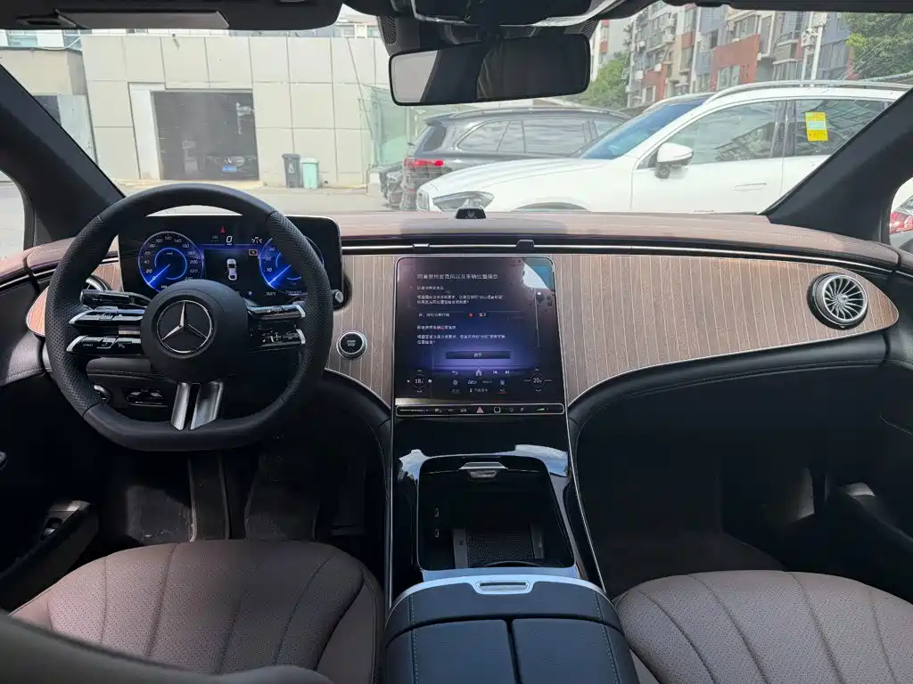 Mercedes-Benz EQE — миниатюра 6