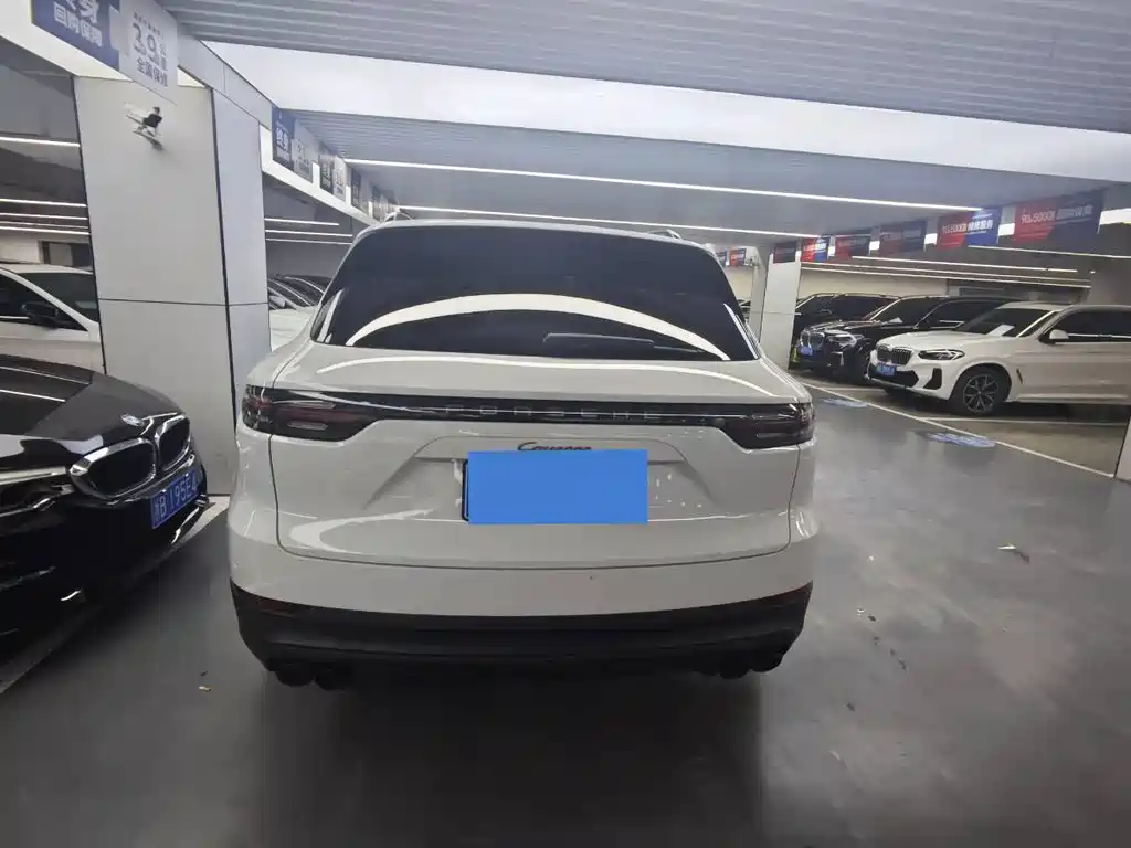 Porsche Cayenne — миниатюра 5