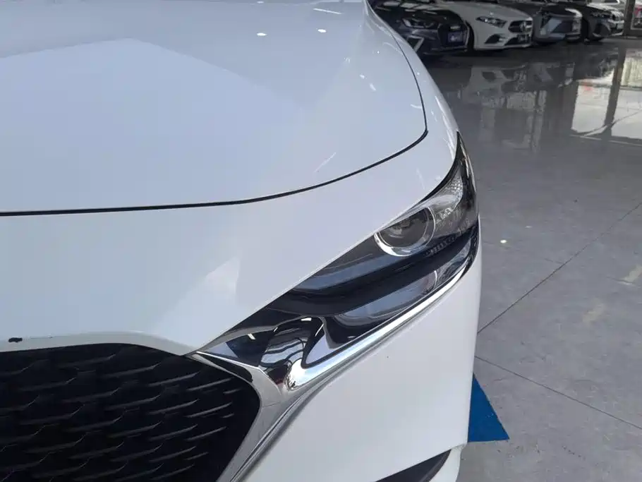 Mazda 3 Axela — миниатюра 5