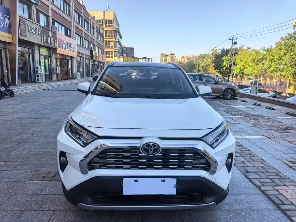 Toyota RAV4 — миниатюра 2