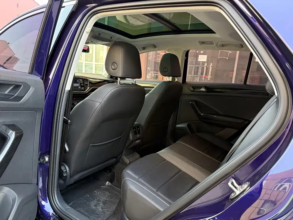 VOLKSWAGEN T ROC EXPLORING SONGS