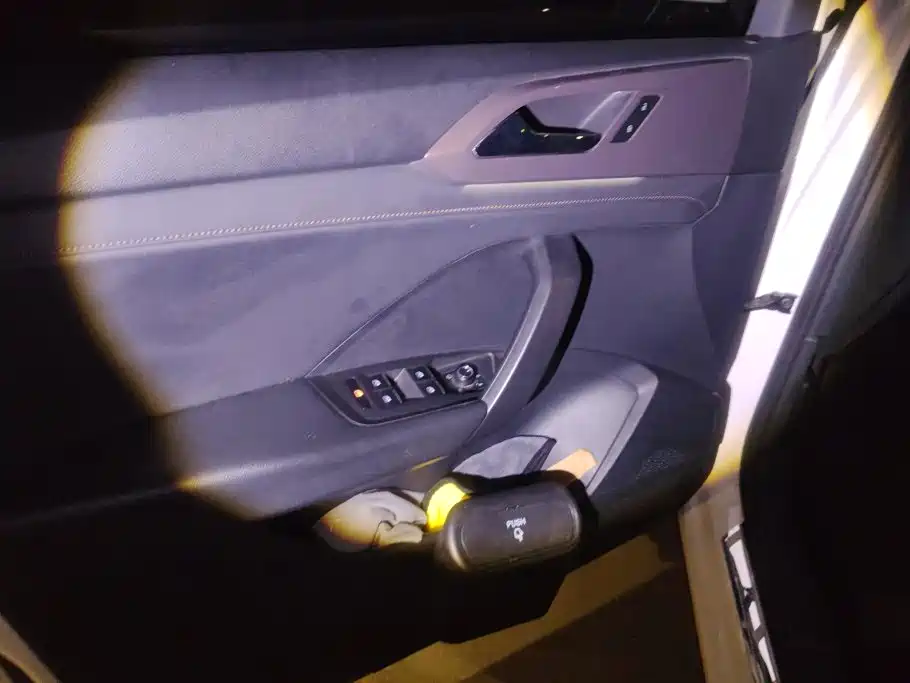 Volkswagen Tharu — миниатюра 7