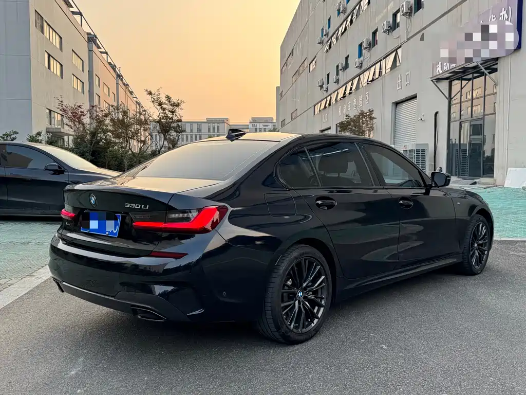 BMW 3 Series — миниатюра 11