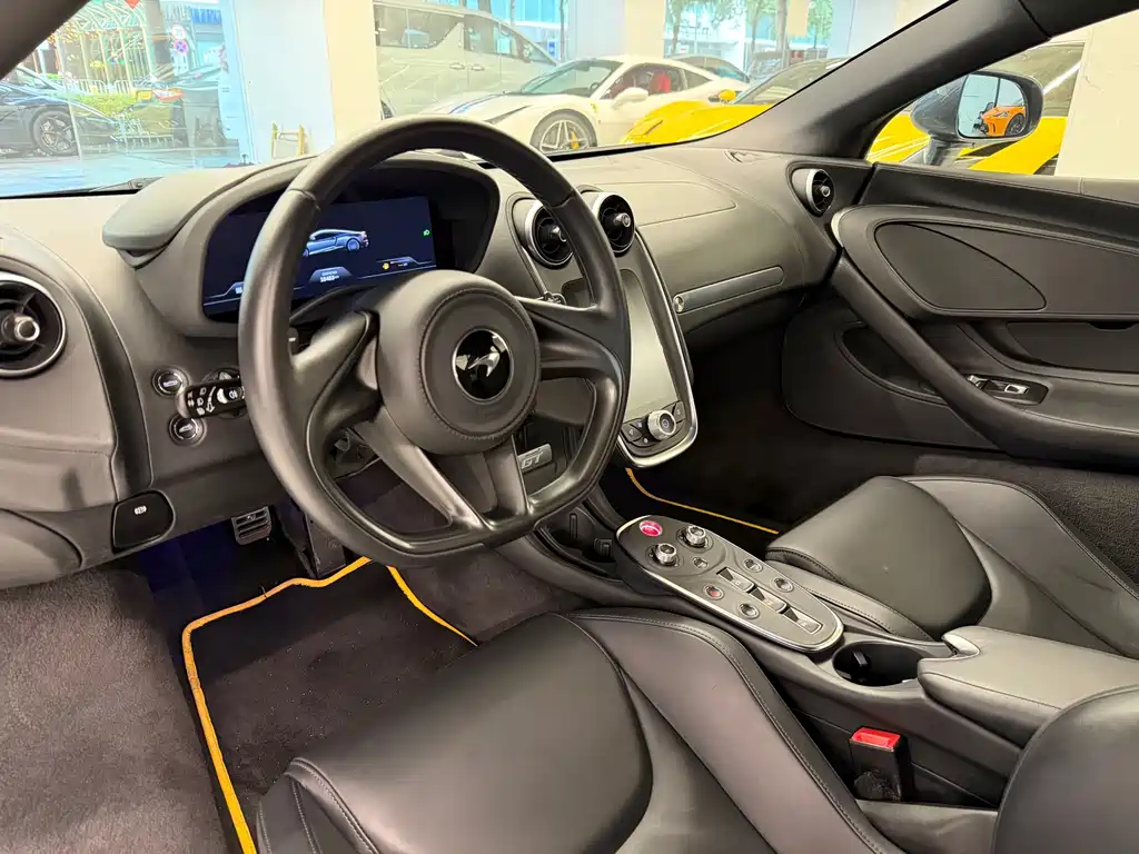 McLaren GT — миниатюра 4