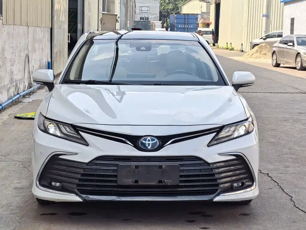 Toyota Camry — миниатюра 3