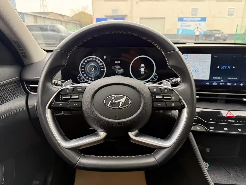Hyundai Mistra 2021 270TGDi DCT TOP Flagship