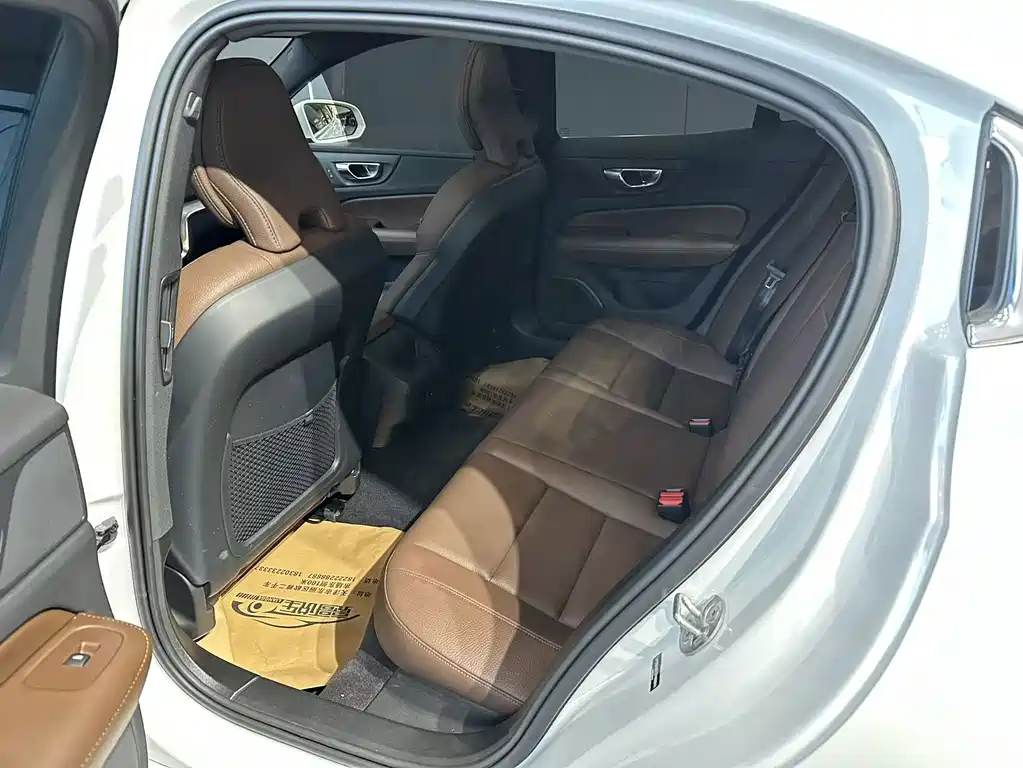 Volvo S60 — миниатюра 11