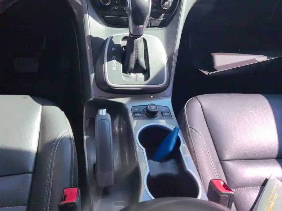 Ford Kuga — миниатюра 15