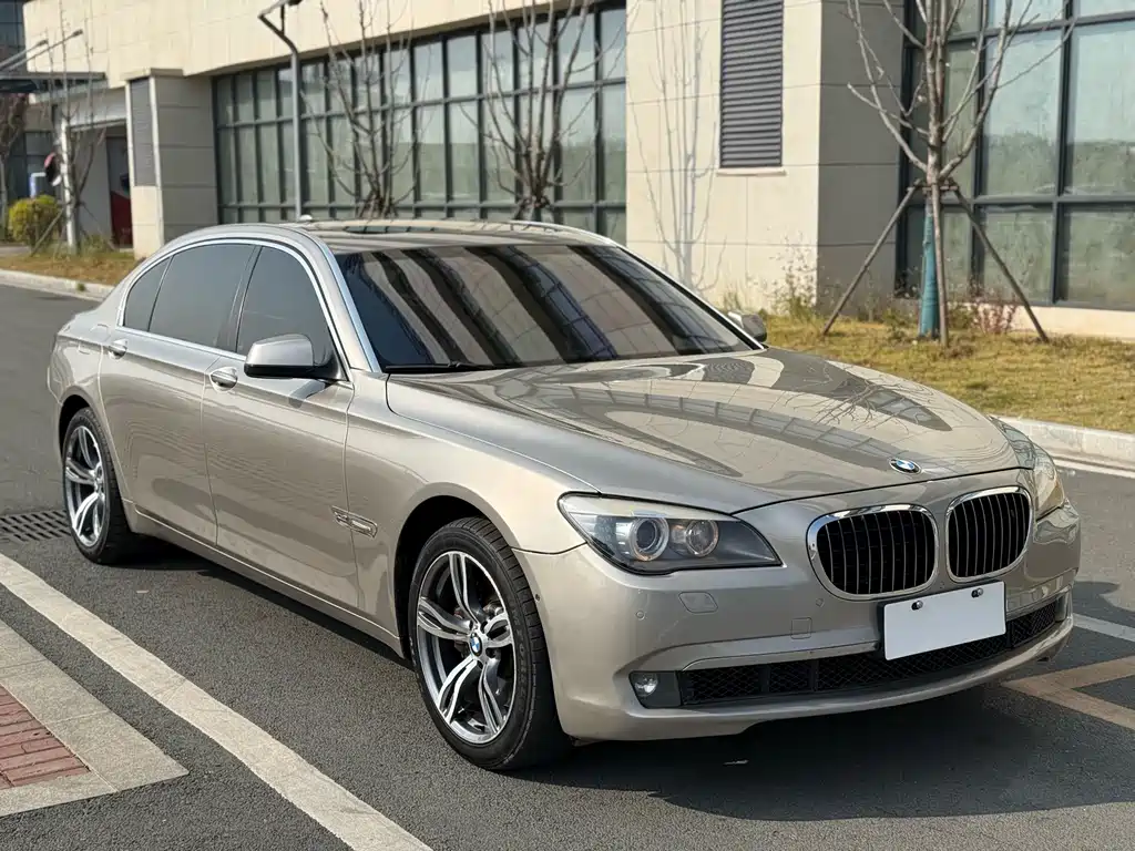 BMW 7 Series — миниатюра 3