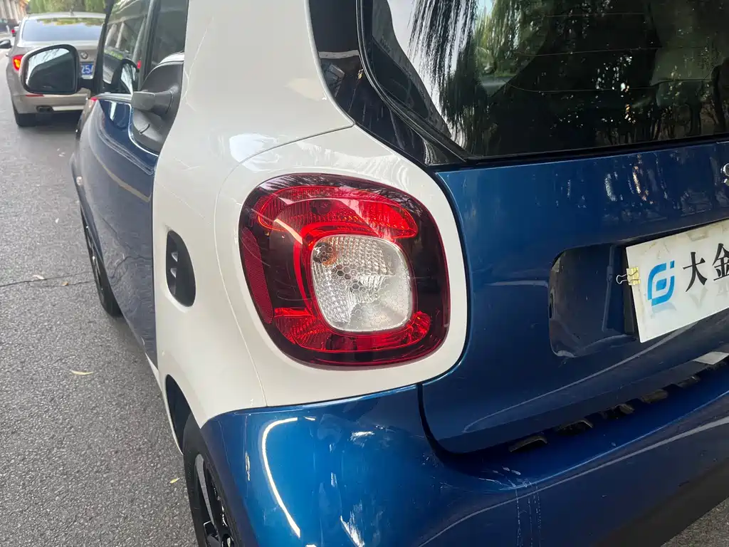smart Smart Fortwo — миниатюра 12