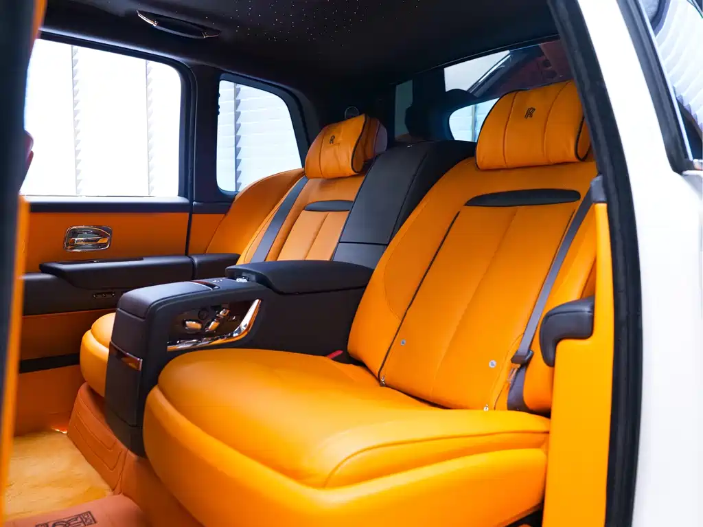 Rolls-Royce Cullinan — миниатюра 19