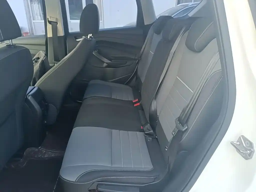 Ford Kuga — миниатюра 17