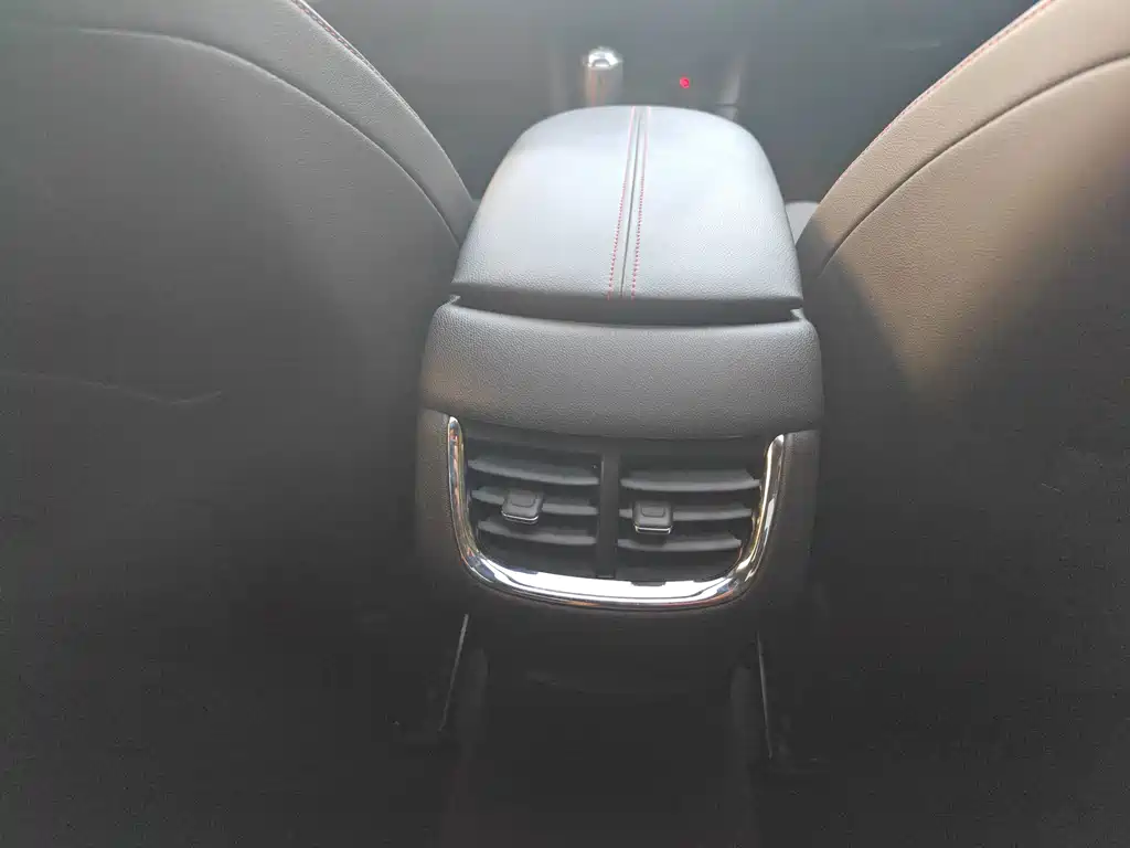 Chevrolet Malibu XL — миниатюра 14