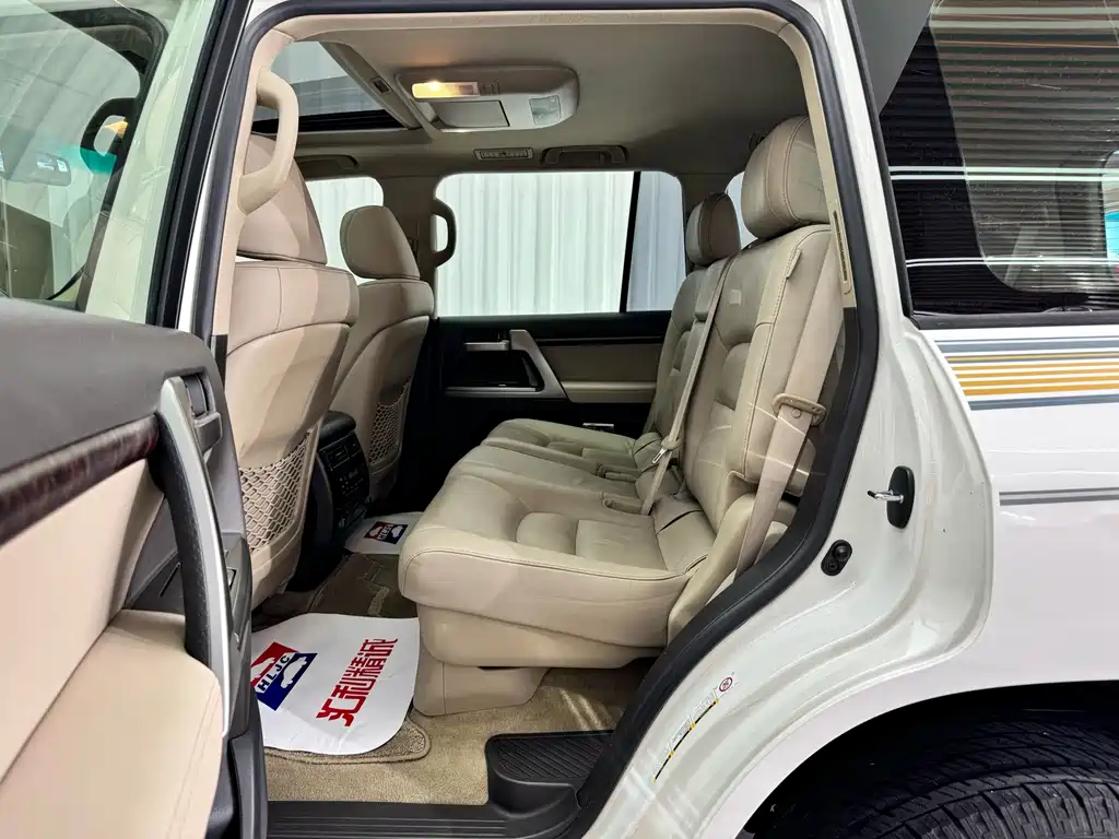 Toyota Land Cruiser — миниатюра 8