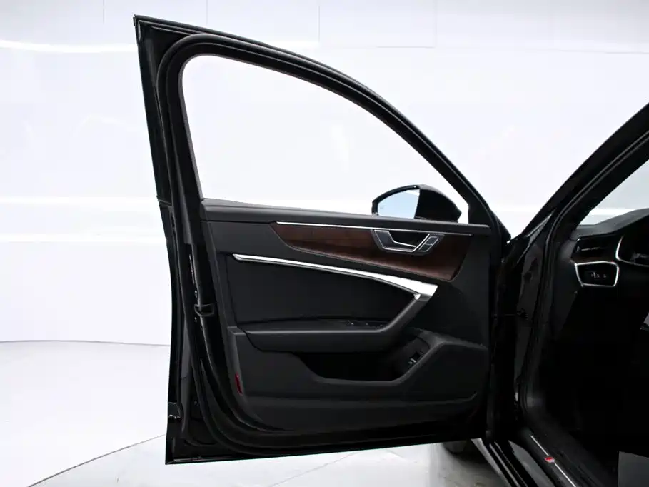 Audi A6L — миниатюра 12