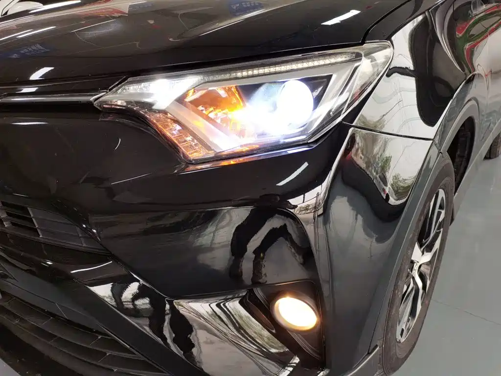 Toyota RAV4 — миниатюра 18