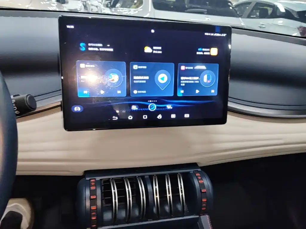 BYD Yuan Plus — миниатюра 13