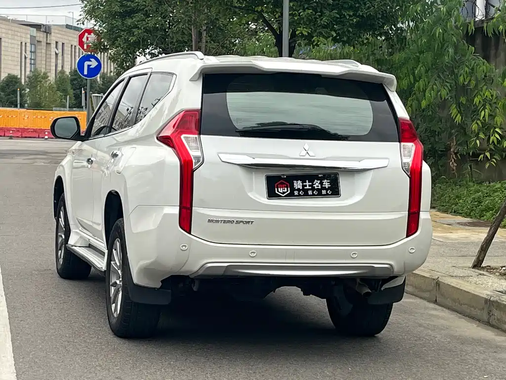 MITSUBISHI PAJERO JINCHANG