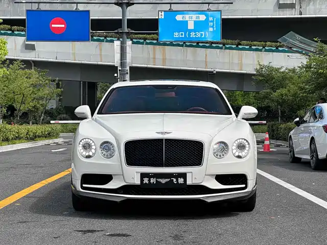 BENTLEY FLYING 2020