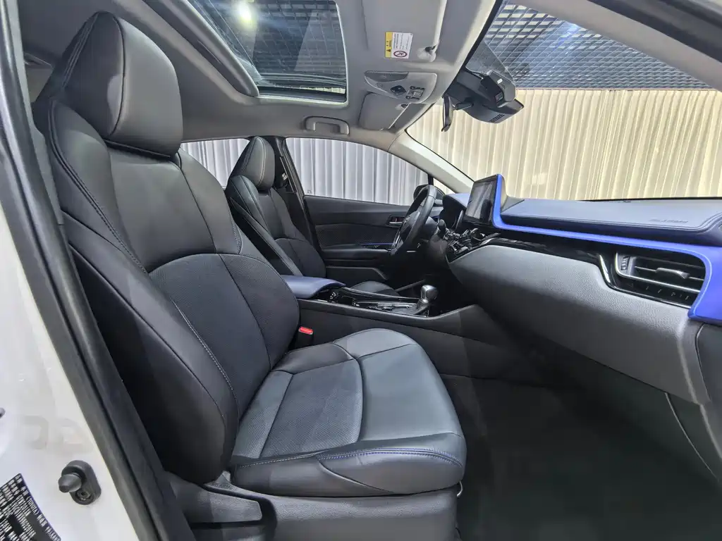 Toyota C-HR — миниатюра 13