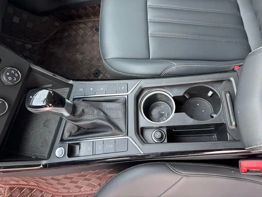 Volkswagen Passat — миниатюра 8