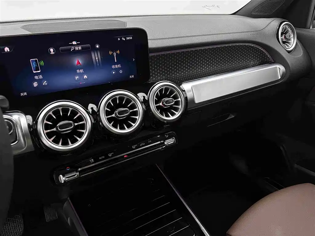 Mercedes-Benz GLB — миниатюра 12