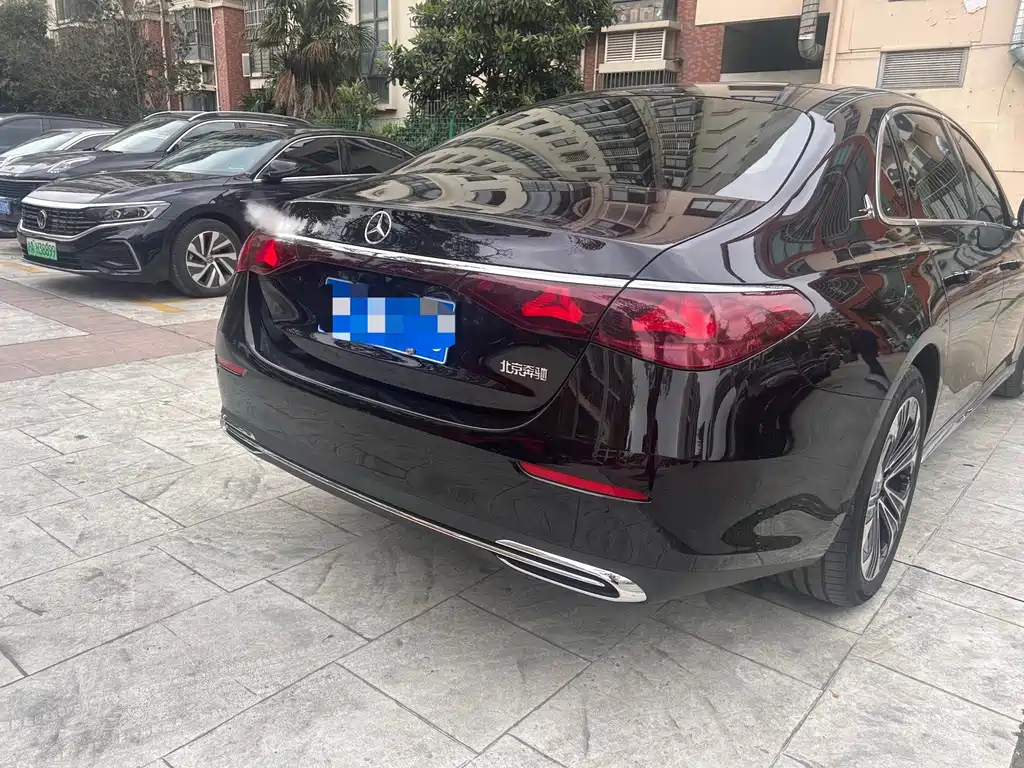 Mercedes-Benz E-Class — миниатюра 4