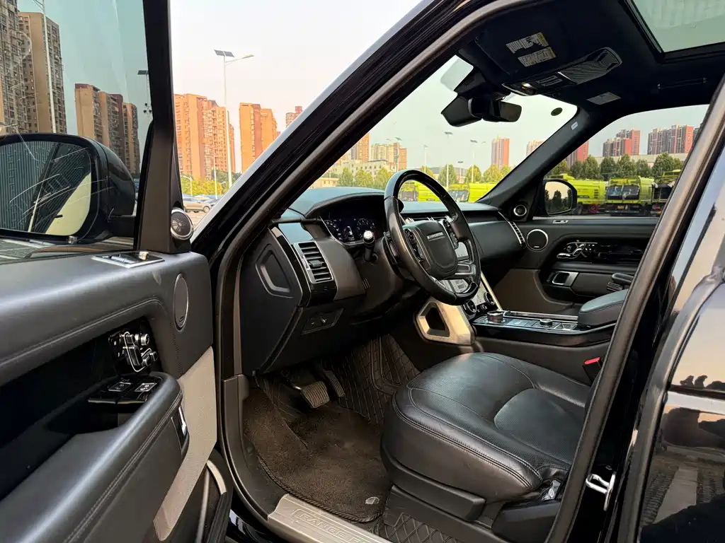 Land Rover Range Rover — миниатюра 7