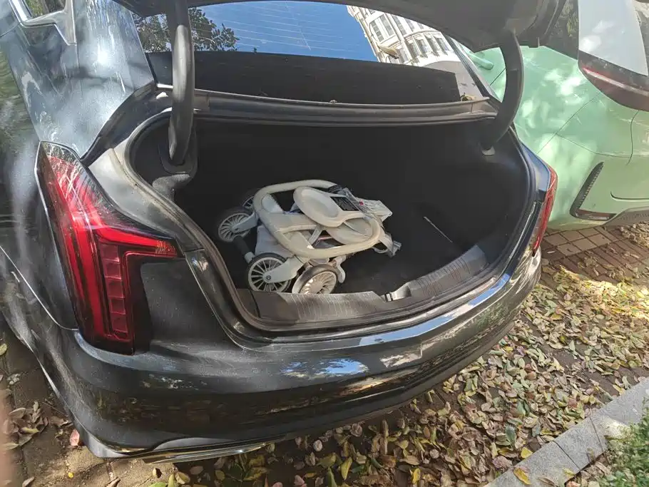 Cadillac CT5 — миниатюра 4