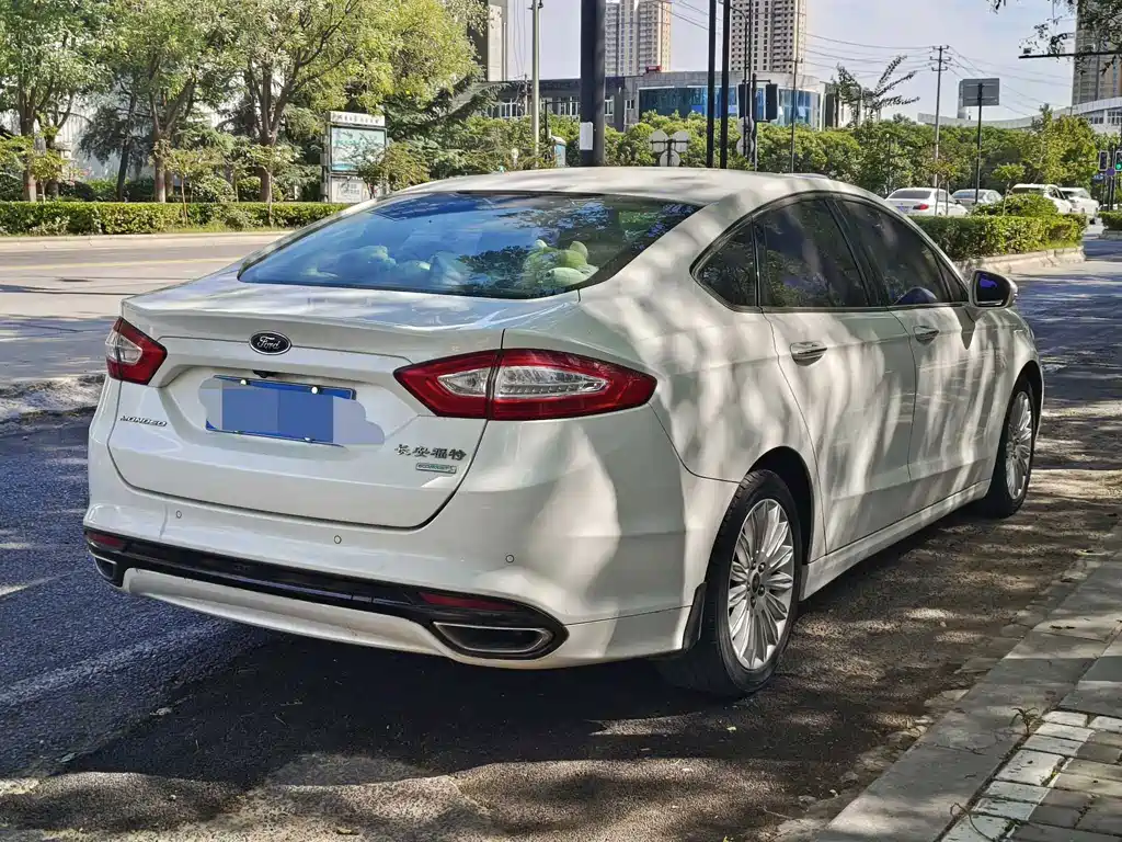 Ford Mondeo — миниатюра 9
