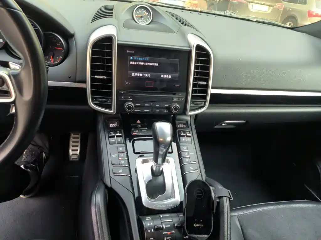 Porsche Cayenne — миниатюра 14