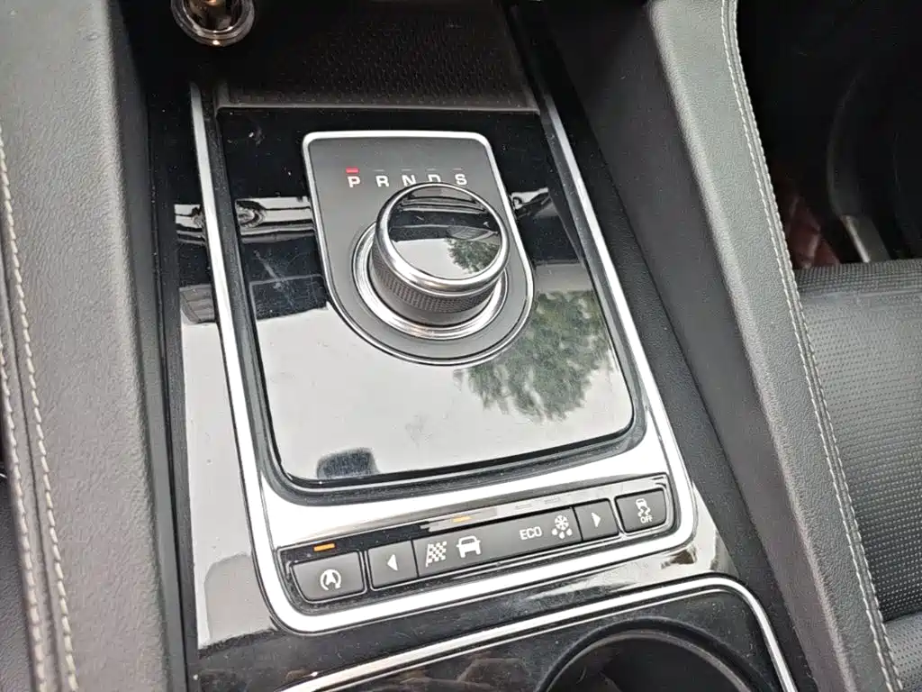 Jaguar F-PACE — миниатюра 14