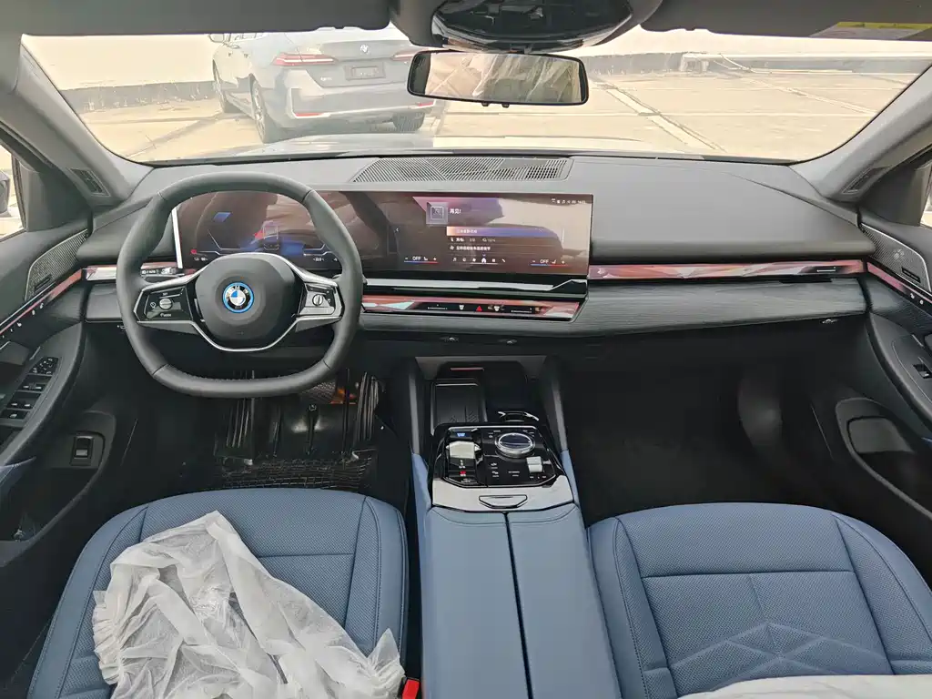 BMW i5 2024 eDrive 35L Premium Luxury