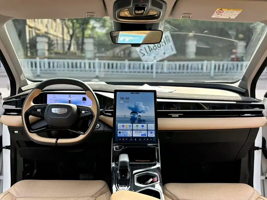 Geely Boyue L — миниатюра 10