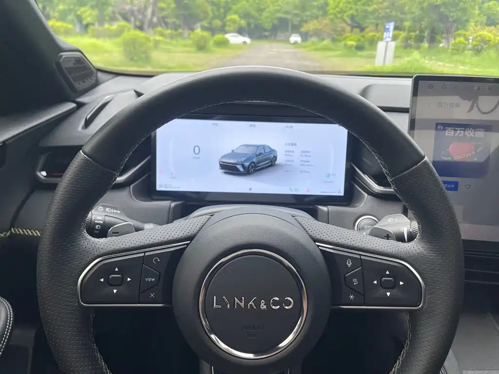 Lynk & Co 03 — миниатюра 9