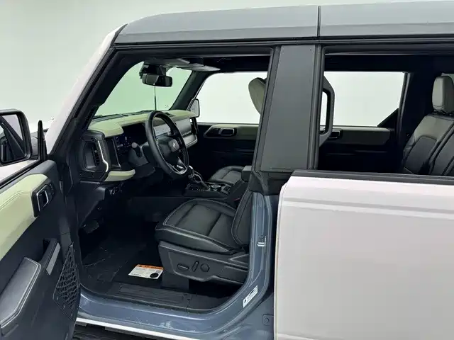 Ford Bronco — миниатюра 9