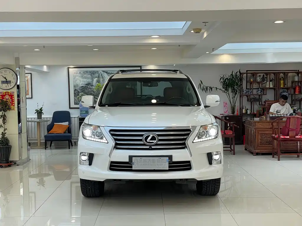 Lexus LX — миниатюра 2