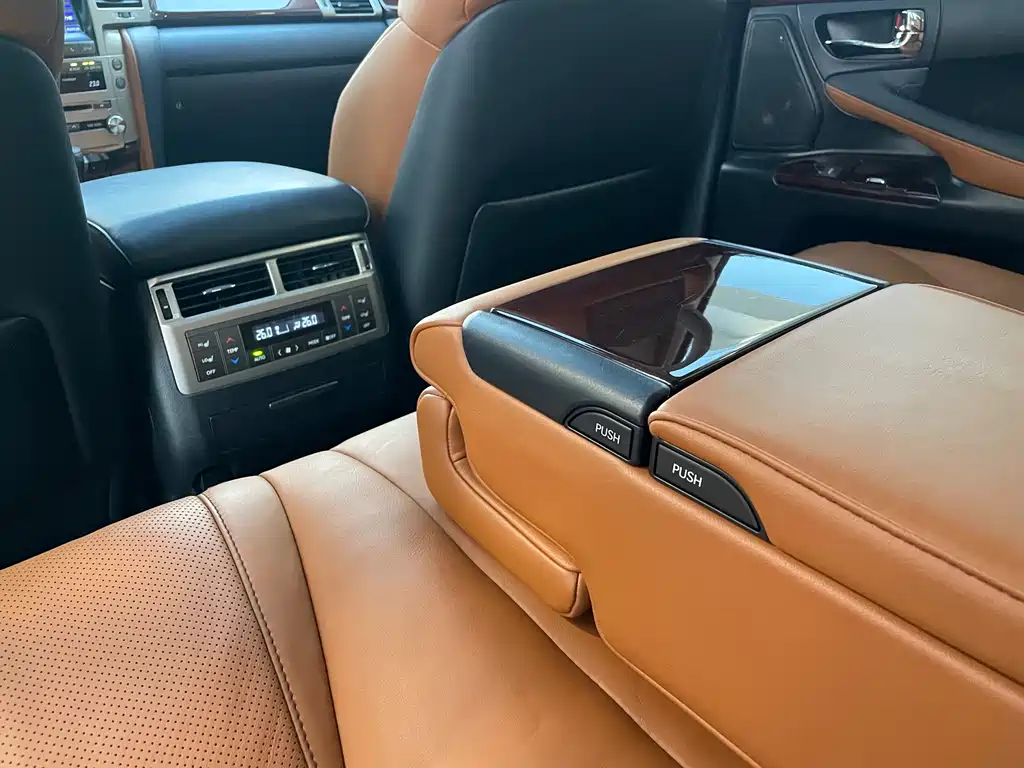 Lexus LX — миниатюра 16