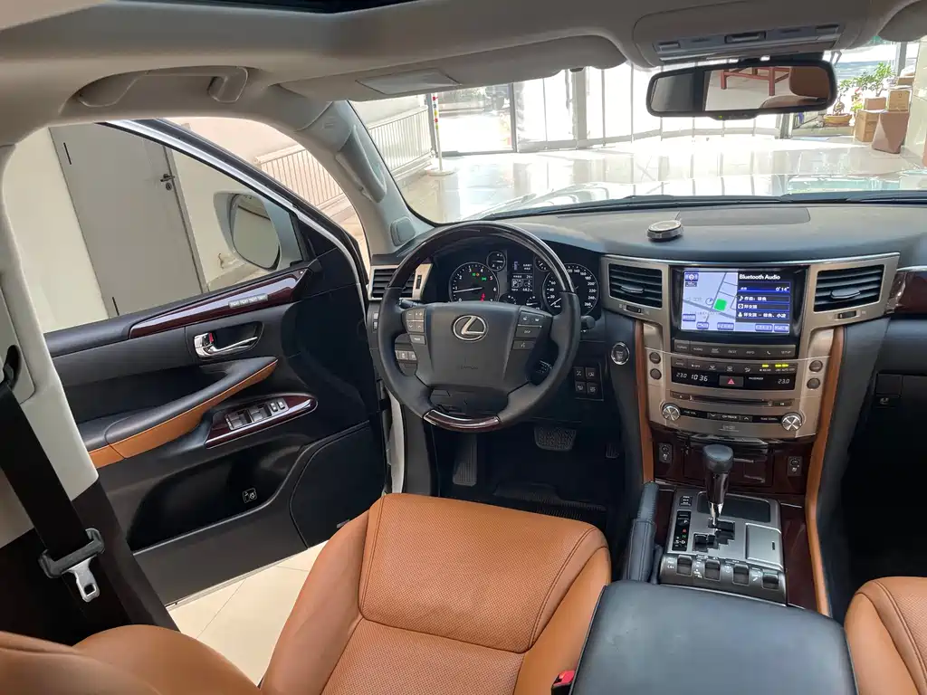 Lexus LX — миниатюра 20