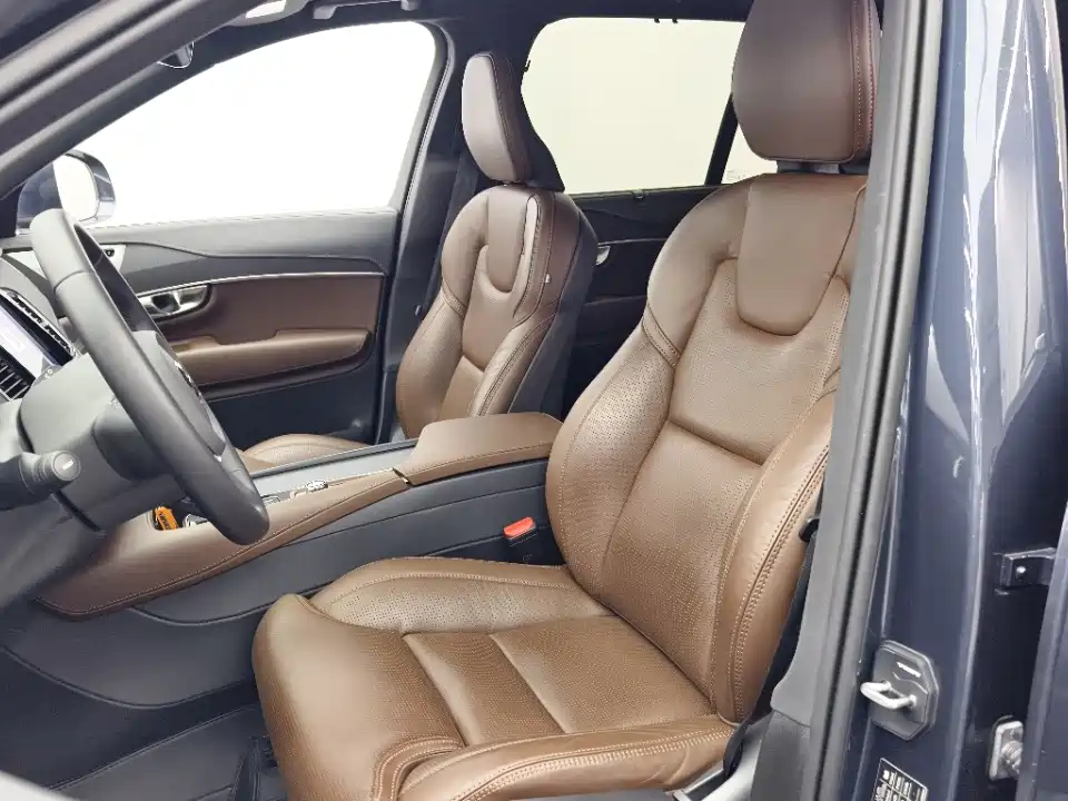 Volvo XC90 — миниатюра 10